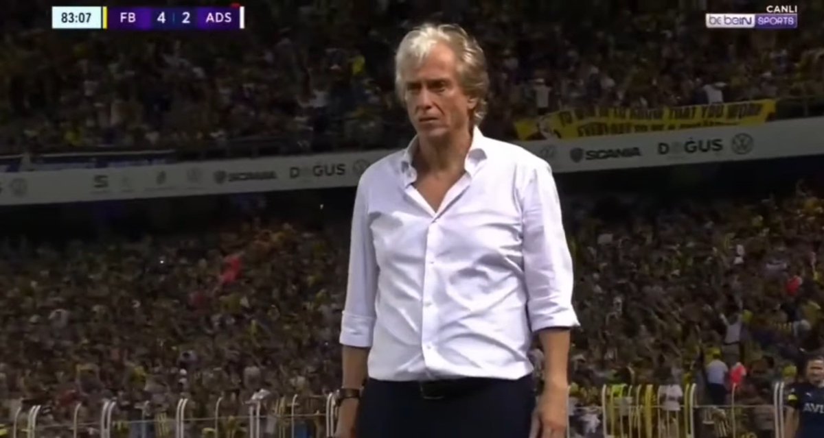 Misafirlere ikram edilen çikolata kutusunda bitterlerin sütlülere kurduğu üstünlük