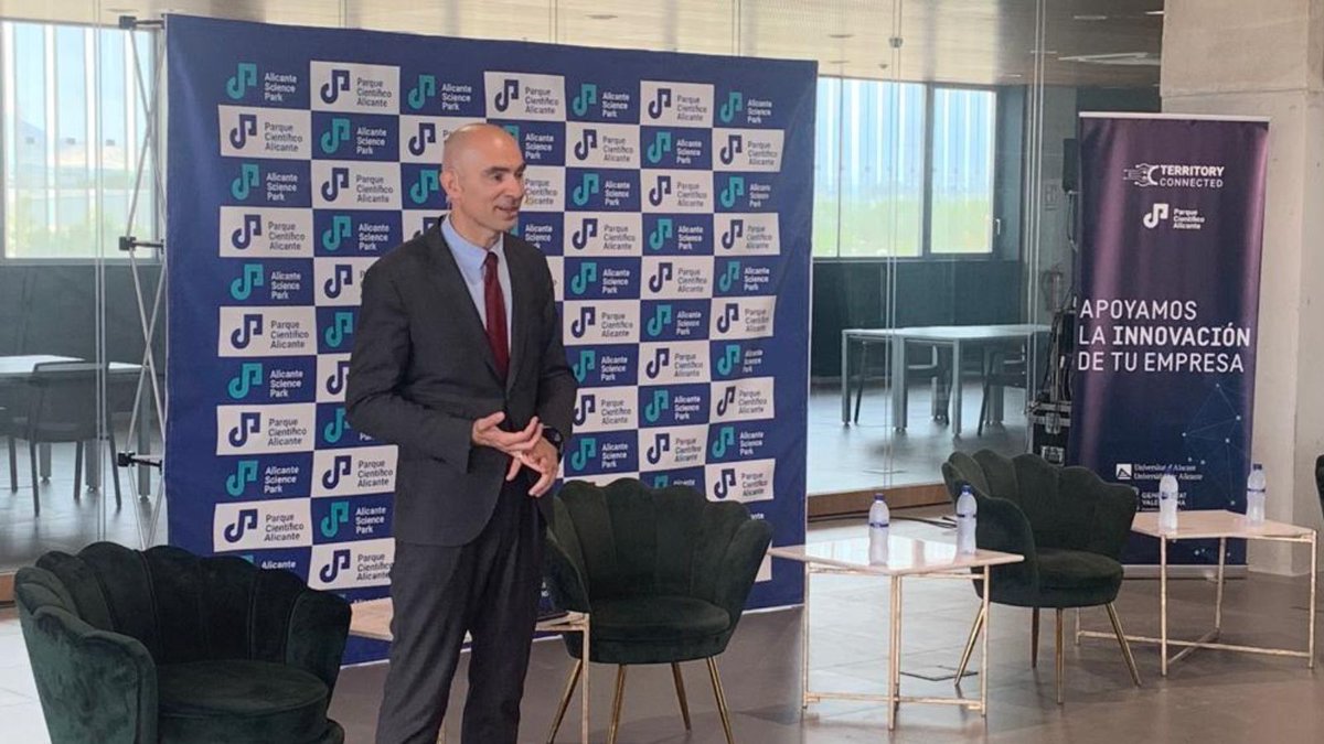 PCientificoAlic's tweet photo. #TerritoryConnected
😀👉Primer evento en el nuevo edificio del #PCA y gran éxito de convocatoria para hablar de innovación abierta con ponentes de primer nivel 🔝
@elewitventures #CAPSAFOOD @Nestle_es #Area101 @_Alicantec 
😀👏Gracias a todos por vuestra participación!!!! https://t.co/6tlJ9Ywth5