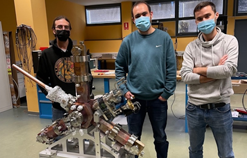 ALBAsynchrotron's tweet photo. ALBA #RF group has build a prototype of a #3rdHarmonic #cavity
It will increase the beam lifetime and its stability, both for #ALBASynchrotron and the future #ALBAII
Now, the cavity is installed at @HZB_BESSY to be tested, in col. with @desy too
👉 https://t.co/RlYmOylJiK
#FECYT https://t.co/UAv96GxyV9