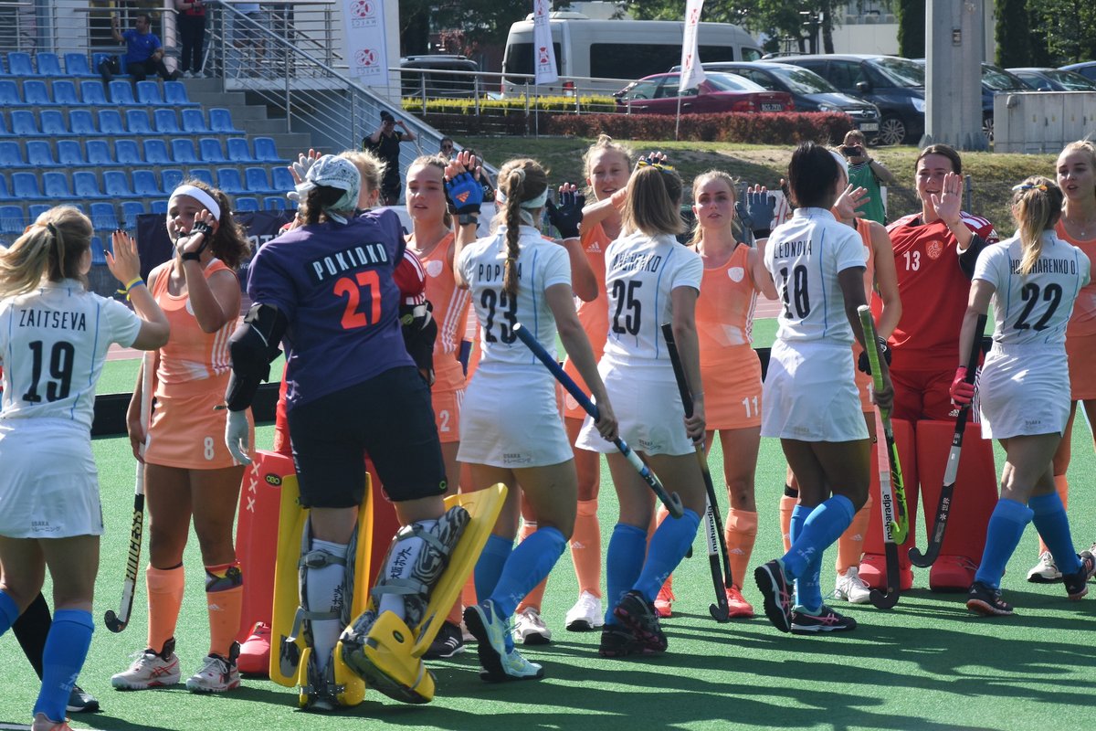 Oranje dames plaatsen zich voor kruisfinales EuroHockey5s #eurohockey5s #fikagear hoofdklassehockey.nl/nieuws/oranje-…