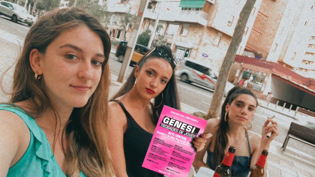 lacooba's tweet photo. GUAPAS, ARTISTAS Y COMUNISTAS 💋 https://t.co/9mxpcAdGoB