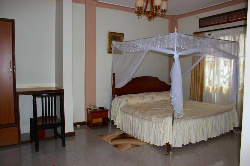 VisitAcholiLand's tweet photo. #Golden #Peace #Hotel #Gulu

The hotel is conveniently situated in a quiet location, a little outside Gulu Town Center off the main road to Juba in an enticingly serene natural green environment. Whether you are traveling for business/pleasure they guarantee your satisfaction. https://t.co/GHtsaj6LbY