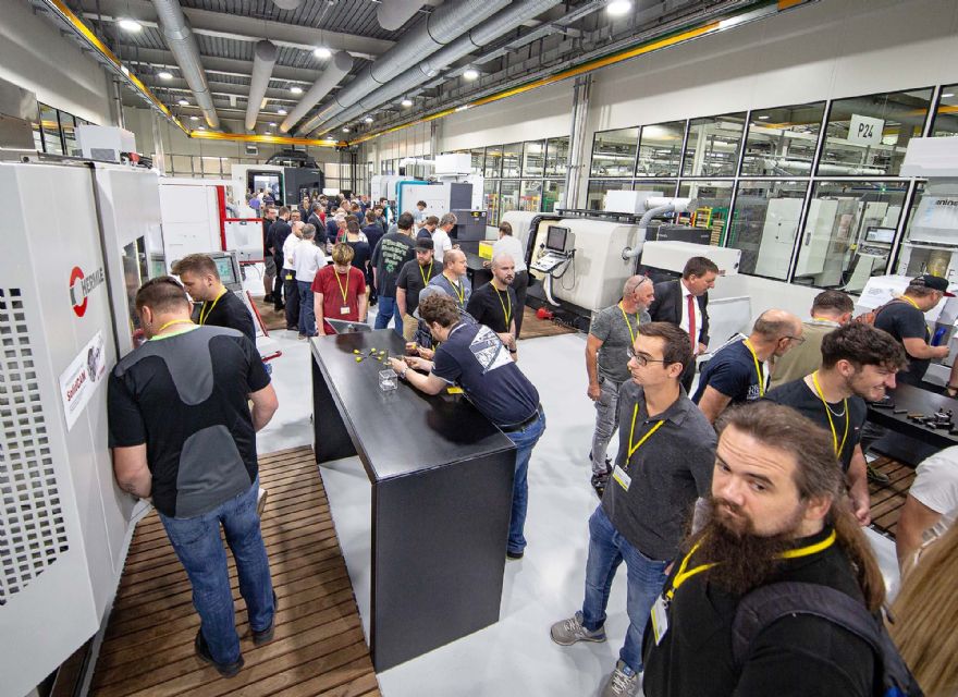 MachineryMktmag's tweet photo. Horn Technology Days focused on processes a big success! https://t.co/N0EciKvZ7S #ukmfg #engineering @LtdHorn https://t.co/A8nRMQaGG9