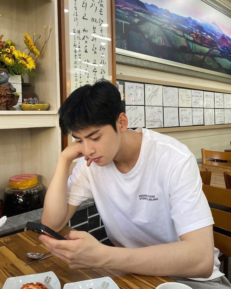 kdrama_menfess's tweet photo. •kdm• bagi foto aktor korea yang menurut kalian boyfriend material dong https://t.co/YfsMgvm7eL