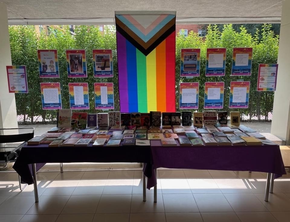 AytoParla's tweet photo. 🏆📚✒️🎨 @BiblioParla Gloria Fuertes #Parla acoge cierre #FiestaDelOrgullo🏳️🌈con entrega premios Concurso con Orgullo y lectura Manifiesto Día Internacional Orgullo LGTBI. Trabajos están expuestos en Biblioteca hasta 14 #julio. Felicidades a personas ganadoras y participantes 👏 https://t.co/WOOZ99FdFy