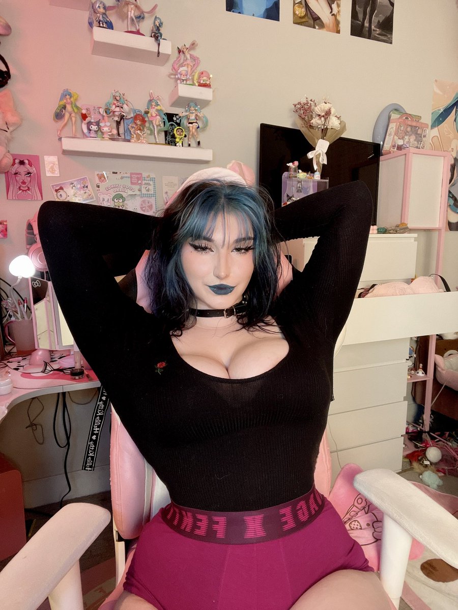 lilgothgirlamy's tweet photo. new to selling #nsfwtwtًً 

- 19
- goth
- she/her + pans
- switch &amp; shy 
- cosplay <3
- soft/hard kinks

❤ + 🔄 for moots :> https://t.co/DBTGQHQutP