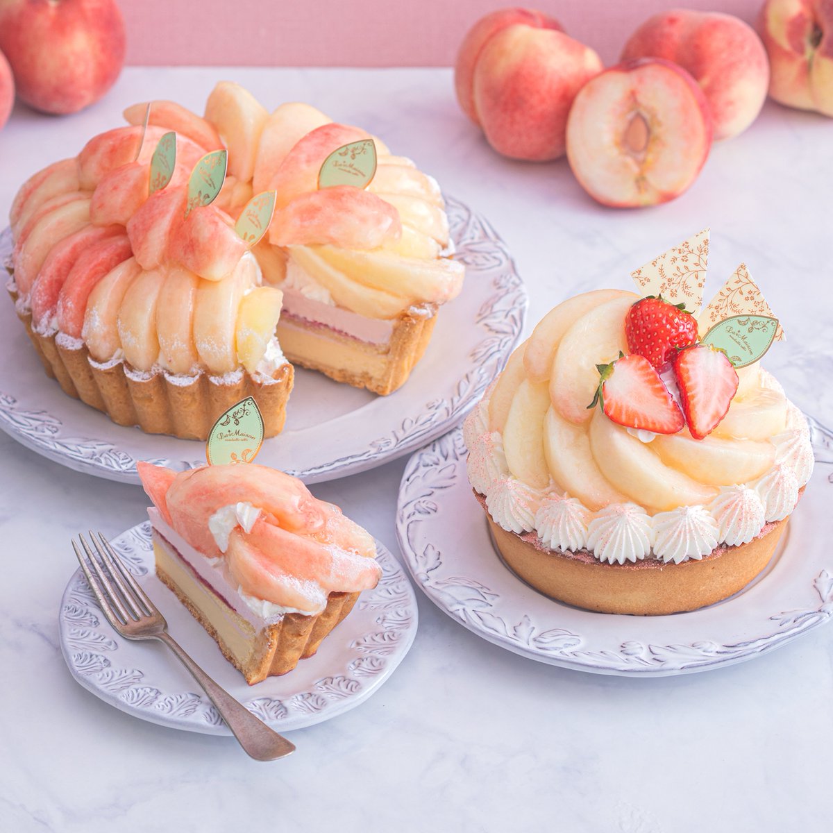 La__Maison_'s tweet photo. ラ・メゾンが桃の香りに包まれる
＼ 桃マルシェ🍑開催します ／

*・。*・。*・。*・。

7月は、旬のみずみずしくジューシーな白桃を使用した商品を多数ご用意しました🍑

とろける白桃を贅沢に味わおう🤍

👇桃マルシェ詳細
https://t.co/NZXChITrtA https://t.co/9rU3O6Jqjl