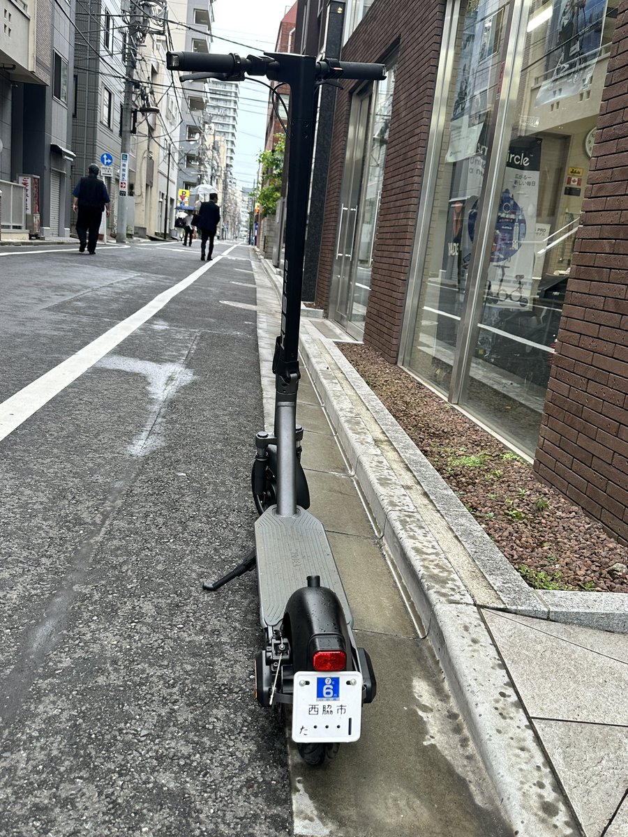 gencyari's tweet photo. 1号車が来ました♪
@YadeaJapan 
YADEA KS6 PRO(特定小型原付)、明日から試乗可能です。
7月は原ちゃり電ちゃりの特別“YADEAキャンペーン期間”です。
ぜひご来店、ご試乗をよろしくお願いいたします。

https://t.co/Js7RbLLkt7

#電動キックボード
#電動バイク
#特定小型原付
#YADEA
#電動自転車 https://t.co/QZ1VZc1O3c