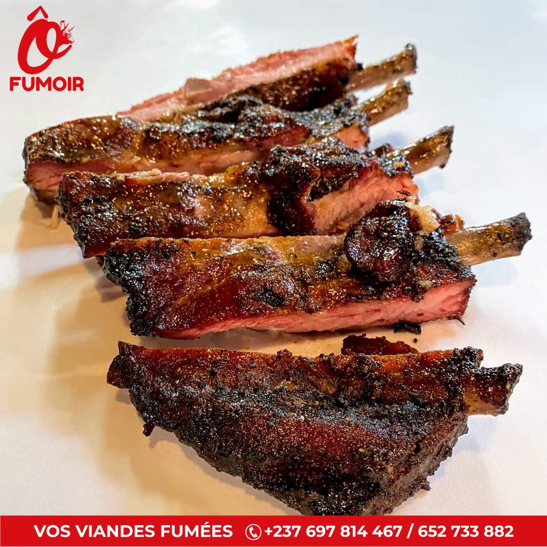 fumichouuu's tweet photo. - je vends la viande fumée : porc, poulet, bœuf, saucisses, gésiers. #ôfumoir 
- je vends le kilichi 
- je suis rédactrice de contenu web
- community manager quelque fois. https://t.co/ld99uXtIhx