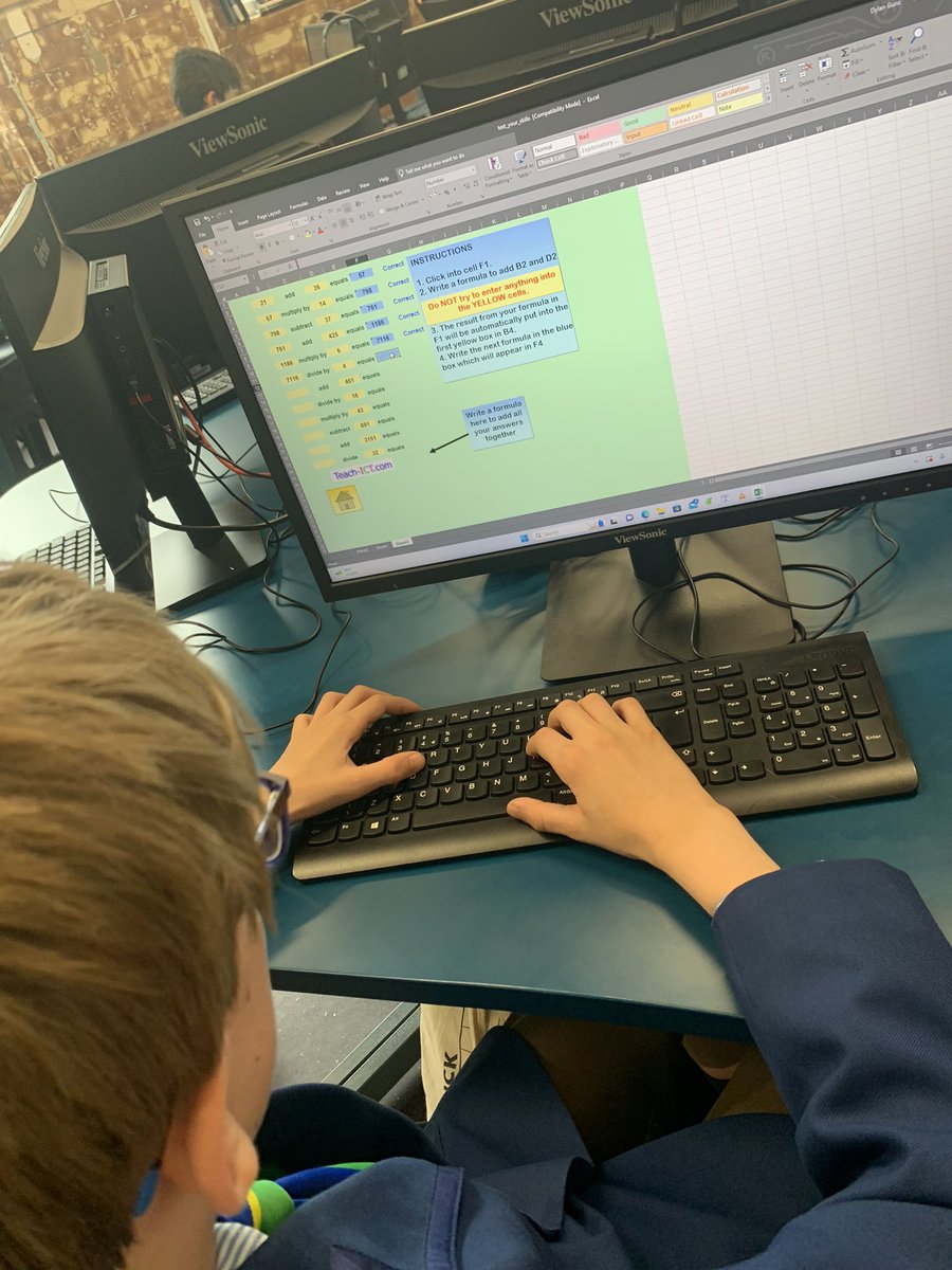MaidaValeComp's tweet photo. Year 7 exciting of learning how to use spreadsheets effectively to make calculations. #MVS #MVScomputing #excel https://t.co/JiQVFwv63k