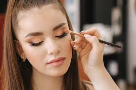 BeautyTjc's tweet photo. "With a stroke of a brush and a splash of color, makeup has the power to enhance features, boost confidence, and unleash inner radiance. #MakeupMagic" https://t.co/RprrSGW0K9