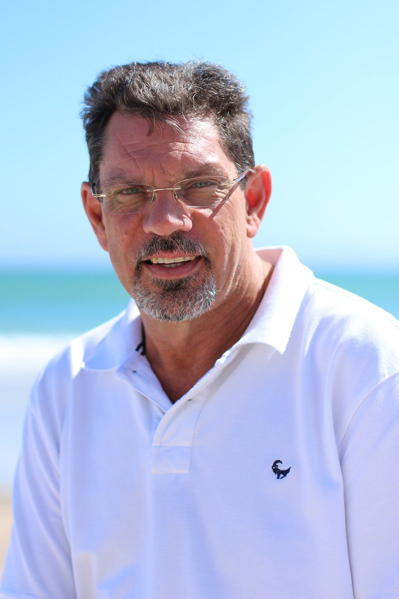 Today we bid farewell to Dr Ernst Baard after 40 years as Executive Director for Conservation Operations.We wish him a fulfilling retirement with more trails to wander 🌳 and nature reserves to explore 🐾. 

#CapeNature #conservation #retirement #legacy