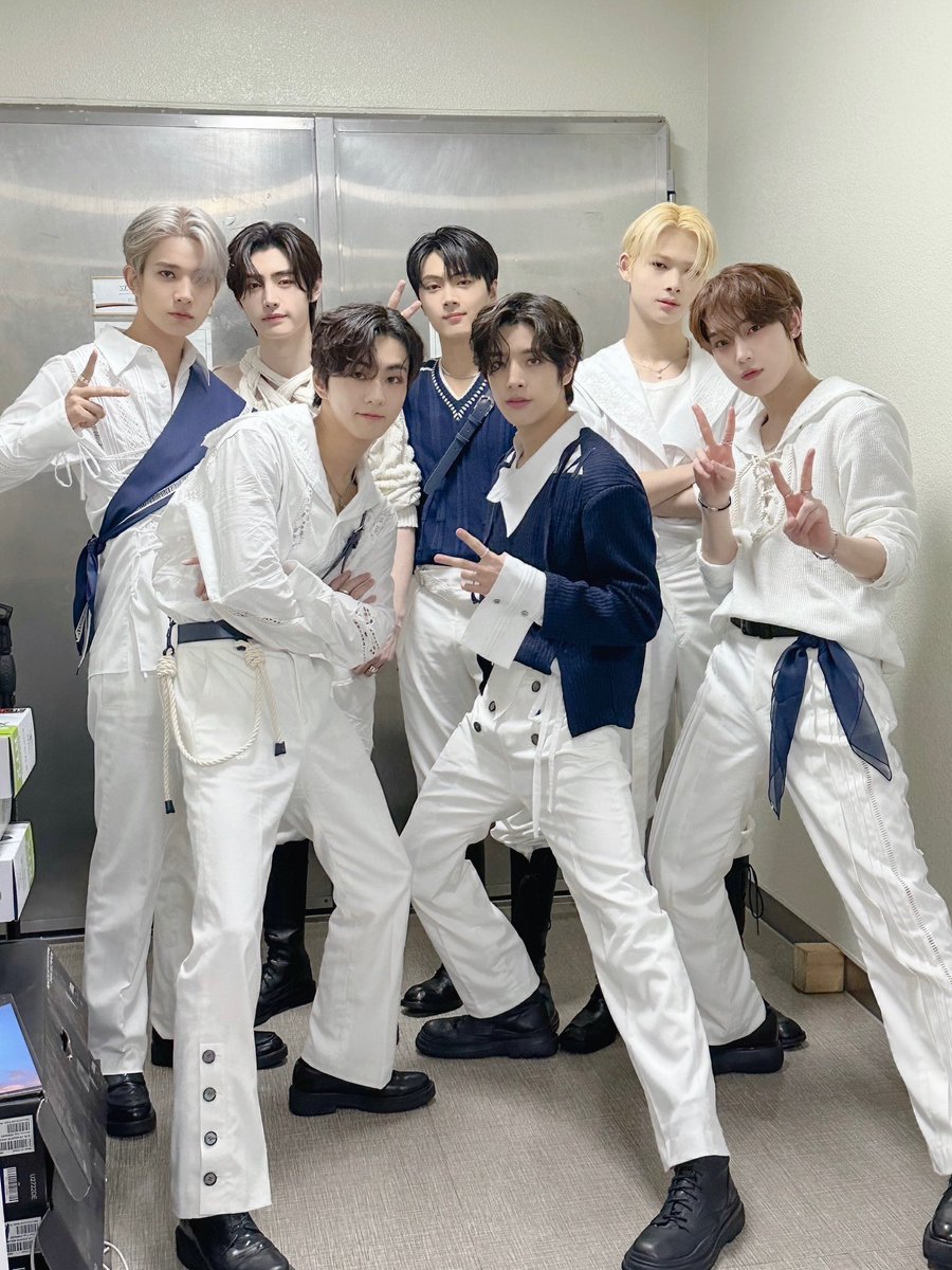 ENMOROUS's tweet photo. Music Bank Mid Year event is here, and it promises to be an unforgettable extravaganza that will set the stage ablaze and leave us all in awe! As we reach the midpoint of the year, we gather to revel in the incredible talent, breathtaking performances. https://t.co/QrOIAOVZGS