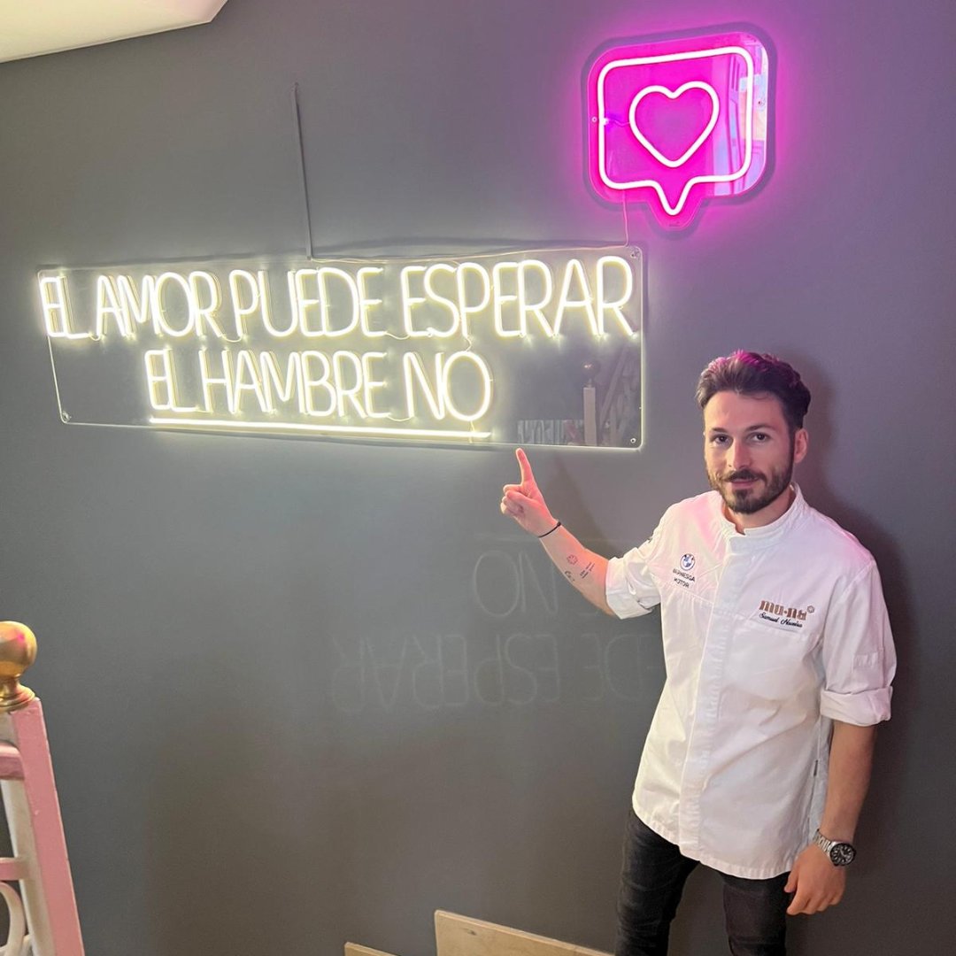 Samuel Naveira, referente de la gastronomía leonesa con una estrella Michelín inaugura hoy CoDo Restaurante.🍽️✨ No ha dudado en contar con #DemingoEquipamientos para el montaje de este proyecto y no podemos estar más felices.😍

¡Os dejamos el resultado! 📸 ¿Qué os parece?