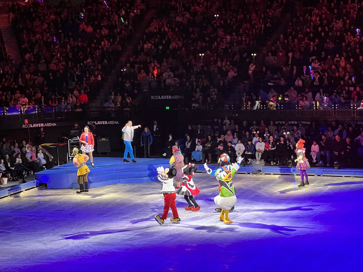 After spending whole Fri afternoon with GPCRs on weird ice, really need a enjoyable time with passionate skaters on #disneyonice