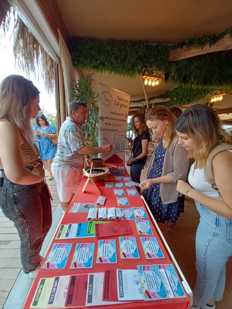 mgen_06's tweet photo. 22ème Campagne prévention des conduites à risques en milieu festif. présence des partenaires asso et instititionnels Barbara Prot Ville de Nice, Bruno Blasi groupe SOS Pascale Pugliese du Corevih Paca Est, et surtout un grand merci aux salariés de la mutualité 06 @MutualiteSud https://t.co/fRDwMZeDbR