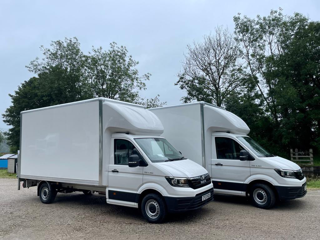ANRICHARDSLTD's tweet photo. Handover Friday with Boys & Boden Ltd taking delivery of these two fantastic spec MAN TGE 3.160 Luton’s with tail lifts built by Truckcraft Bodies Ltd . Thank you very much for your business 👍 Boys & Boden - Welshpool #familybusiness #newvanday https://t.co/WMe8lxBzF0
