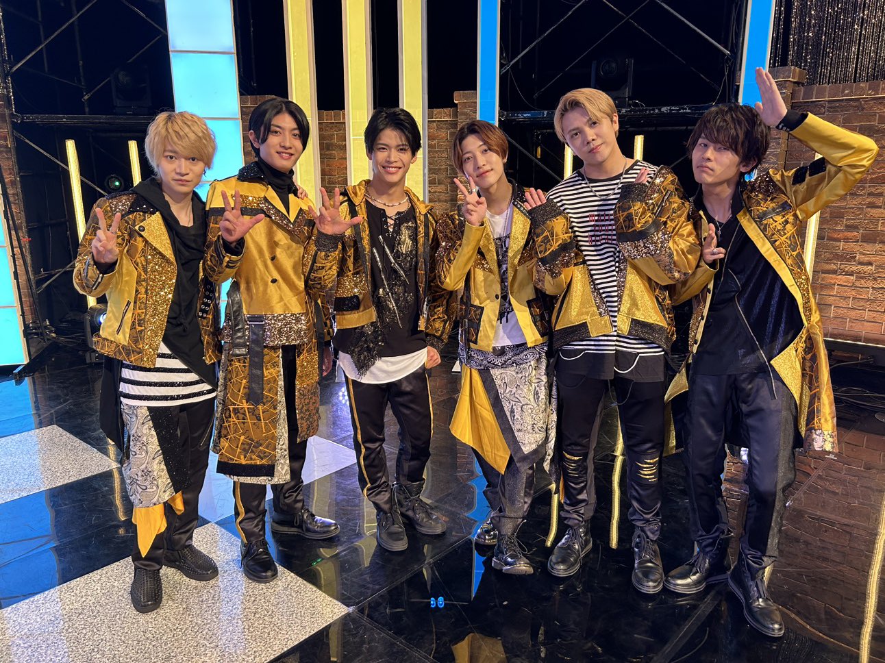 ジャニーズの『桜ソング』を歌いまくるアラサー男子 - YouTube