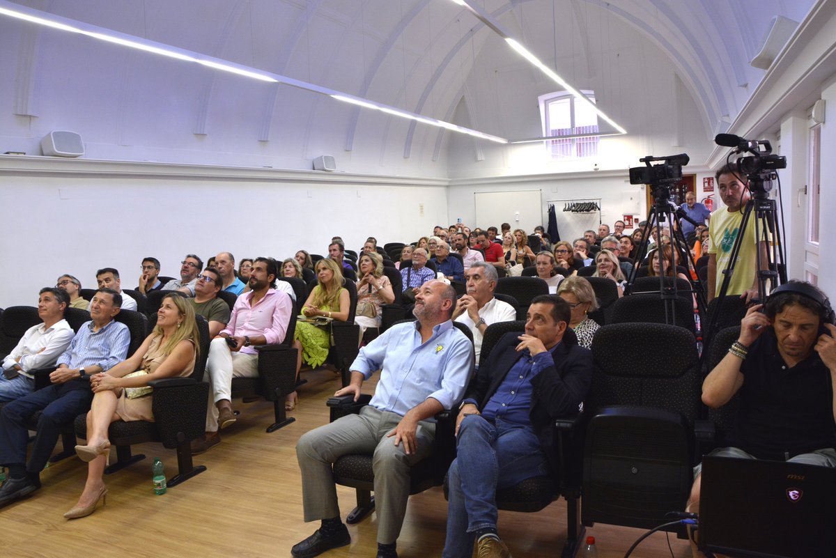 MauerFest's tweet photo. Presentación nacional de "Algunos hombres buenos", de @QuicoAlsedo @esferalibros https://t.co/ioAlUF3v0Y