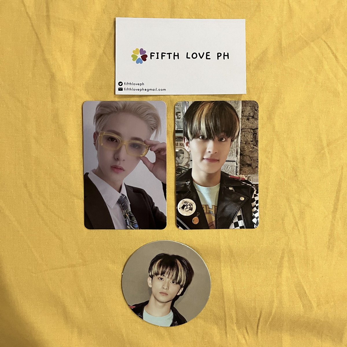 fifthloveph's tweet photo. wts lfb ph nct dream 127 | #5thonhand

MARK NEO ZONE N VER PC + RENJUN AGENT PC + MARK NEO ZONE N VER CC
—SALE PRICE: 500 + sf
—mark pc has faint pc marks
—sold as a set ONLY  

reply/dm to claim!  pls help rt https://t.co/rhJtyTuU8V