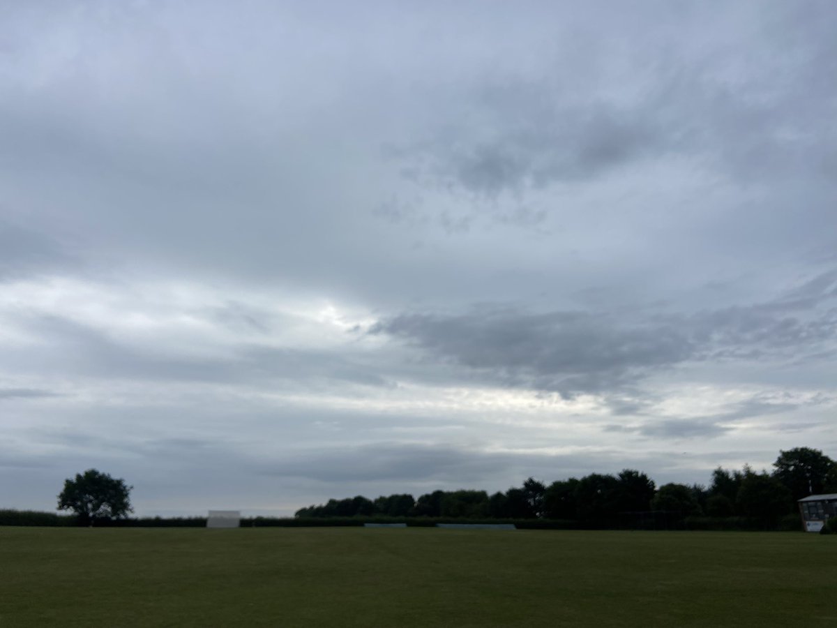 chatswithem's tweet photo. Apparently the news say June is hottest in record. 

Meanwhile in reality 

It's been a rubbish month bar a few warm days 

And now it's more like April when it's July tomorrow 

#GeoEngineering 
#stopplayinggod
#noclimatecrisis https://t.co/ONeAt0VeSp