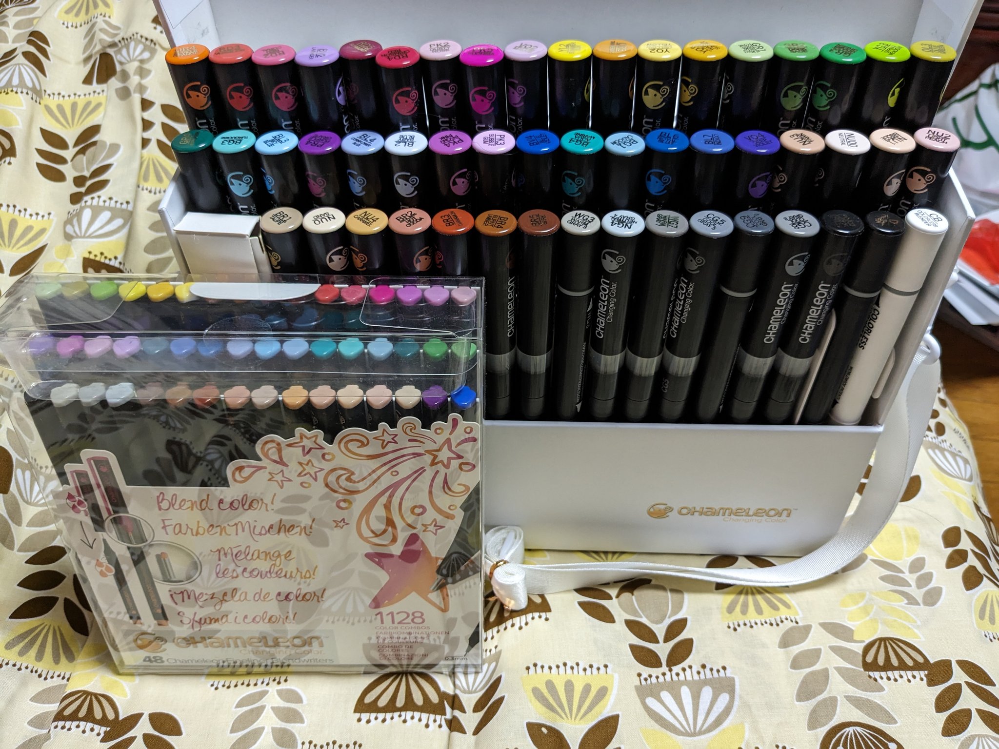 Chameleon Pens 30 Color Tones Blending Markers Deluxe Set.one Pen