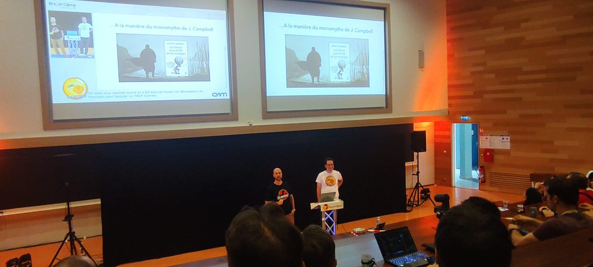 SNCFConnectTech's tweet image. En direct du @breizhcamp où nos experts @FrancoisN0 &amp;amp; @jburet prennent la parole pour faire un "ptit-REX" 🦖 sur l’approche #Monorepo. 

Popularisée par Google, Microsoft, Facebook &amp;amp; Twitter, elle propose un unique dépôt pour tous les applicatifs !