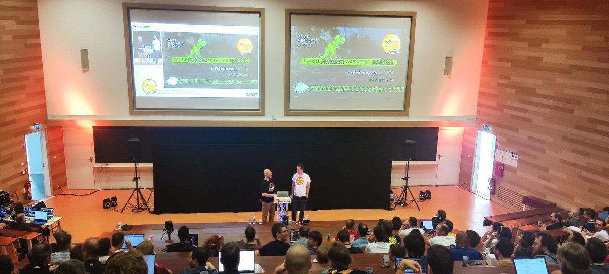 SNCFConnectTech's tweet image. En direct du @breizhcamp où nos experts @FrancoisN0 &amp;amp; @jburet prennent la parole pour faire un "ptit-REX" 🦖 sur l’approche #Monorepo. 

Popularisée par Google, Microsoft, Facebook &amp;amp; Twitter, elle propose un unique dépôt pour tous les applicatifs !