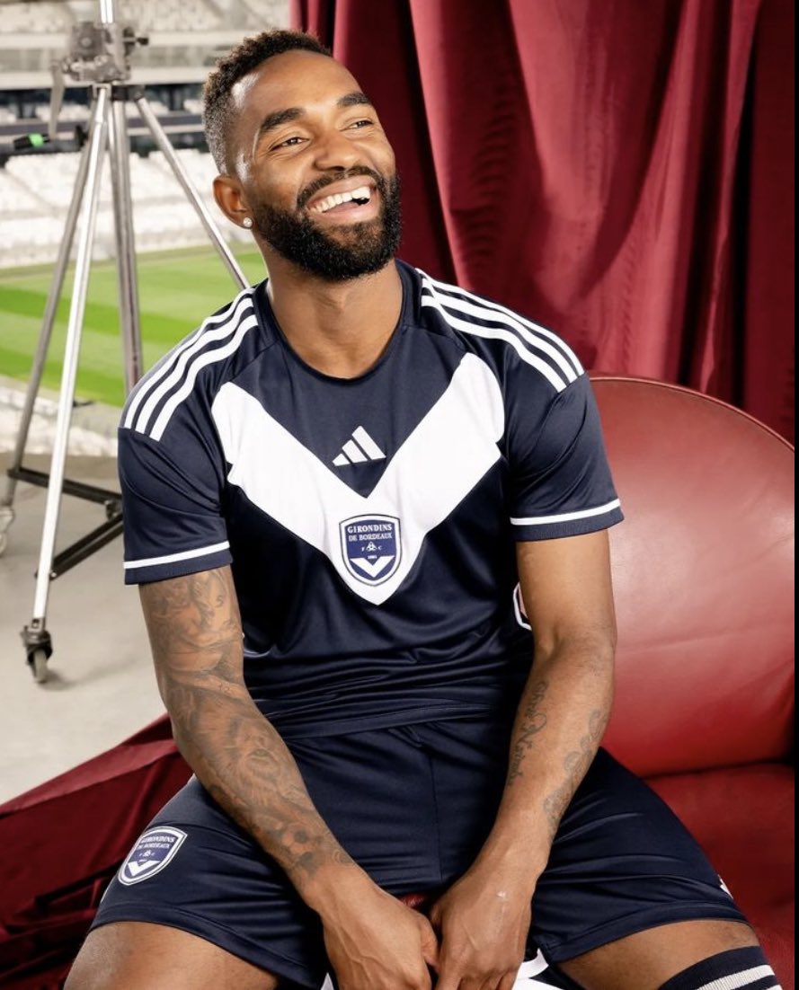 esvaphane's tweet photo. 📢 FC Girondins Bordeaux 23-24. Adidas. Home. 📢 https://t.co/xajAbgEvP7