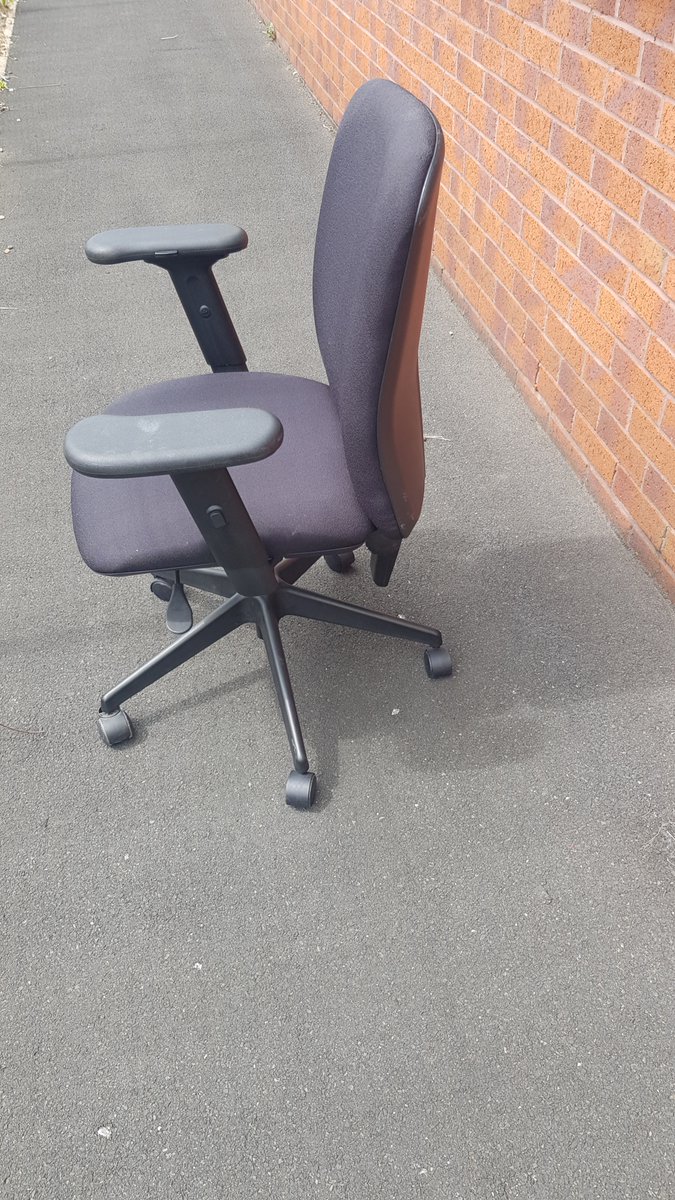 #Great #Used #office #chairs #available from @RandAOffice #interiordesign #manufacturer #madeinbritain #office #decor #officedecor #seating #chair #relax #breakroom #architecture @87Retweet 
#RETWEEETMEPLEASE #retweet