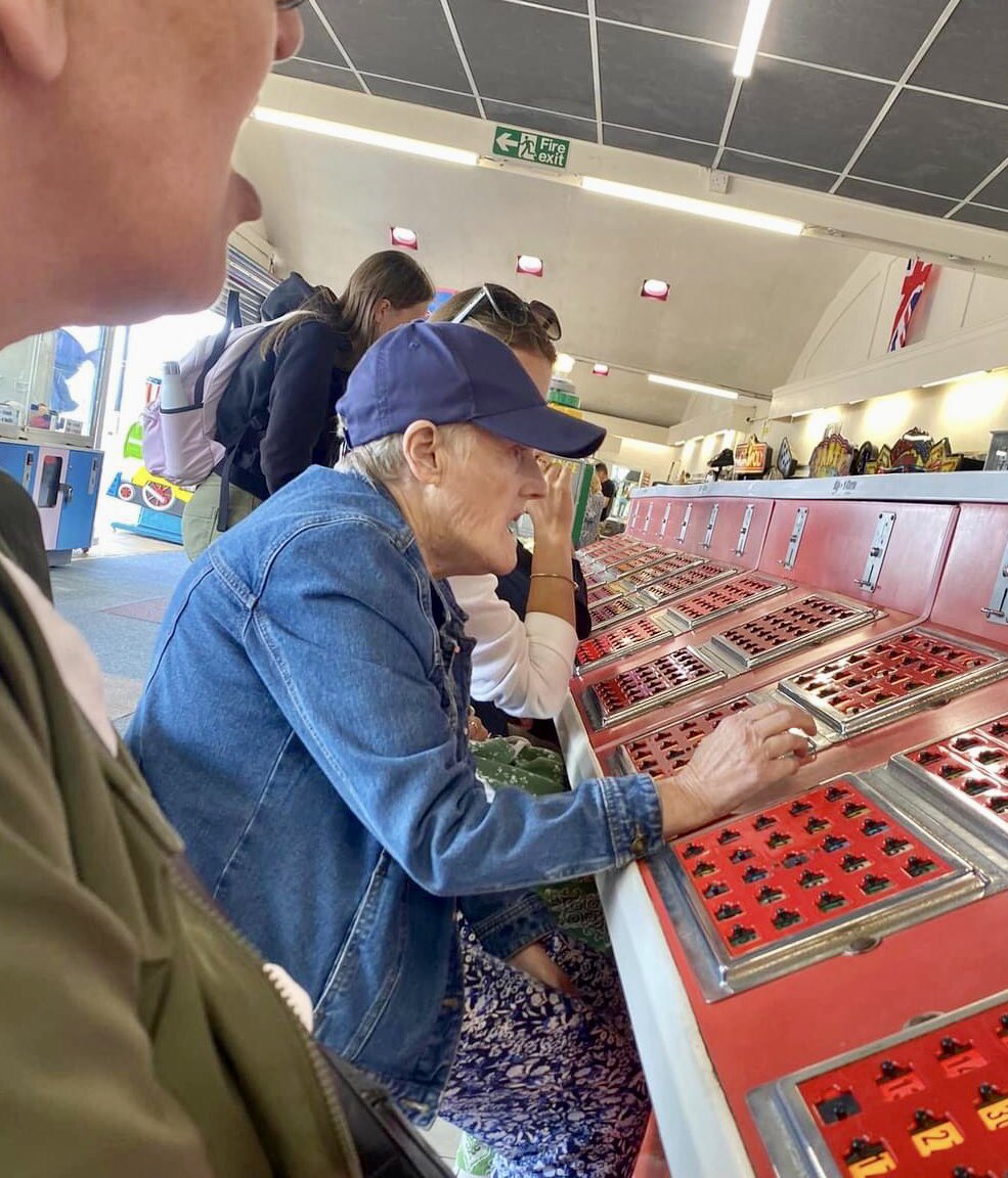 MacIntyreDerby's tweet photo. Who doesn’t love a day at the seaside! @meetmacintyre Swanwick took a trip to @Cleethorpes, the sun shone, the chips were good and there was bingo to be played!
#gloriouslyordinarylives
#adayinthelifeofasupportworker
#freshairandfun https://t.co/fbx4693W2O