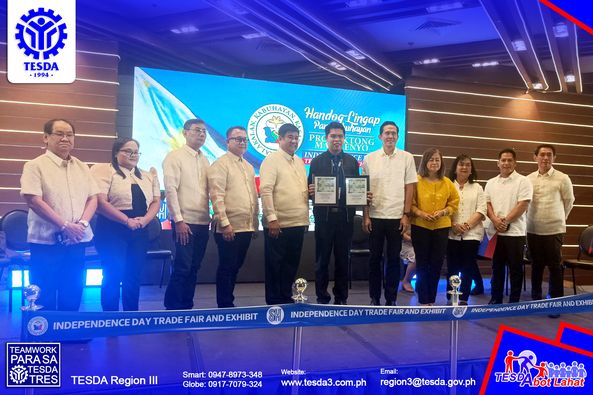 tesdaofficial's tweet photo. (1/2)
TINGNAN: Noong June 12, malugod na nakiisa ang TESDA Regional Training Center Central Luzon – Guiguinto sa pagdiriwang ng 125th anibersaryo ng ating kalayaan na may temang “Handog Lingap Pangkabuhayan: Produktong Marilenyo” na ginanap sa SM Marilao.
#LevelUpSaTESDA https://t.co/CajBH8nmwG