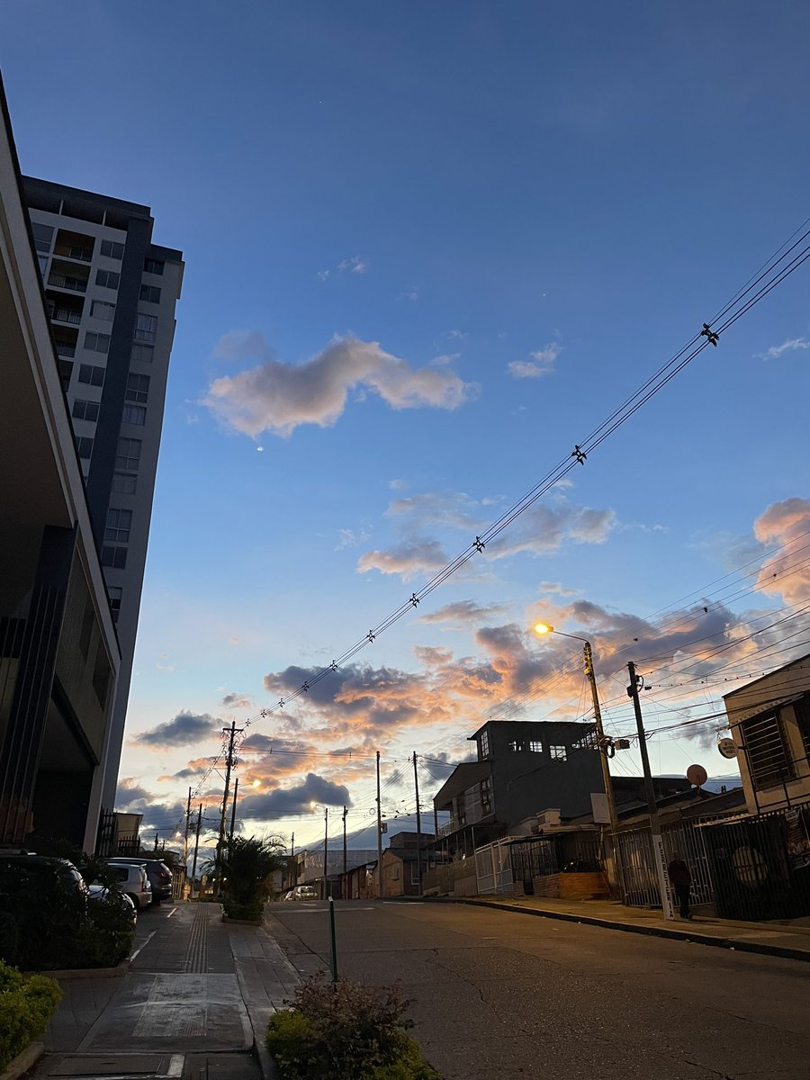 UnSebasMenos's tweet photo. Here comes the sun ⛅️ https://t.co/mdCTLmdc4G