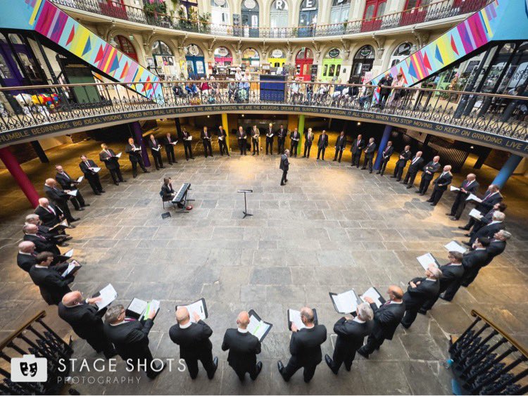 We were out <a href="/leedscornex/">Leeds Corn Exchange</a> last night, singing in the city. What a fantastic evening in such an iconic Leeds building. 

📷 <a href="/thestageshots/">The Stage Shots</a> 

#leeds #leedsmalevoicechoir #leedscornexchange