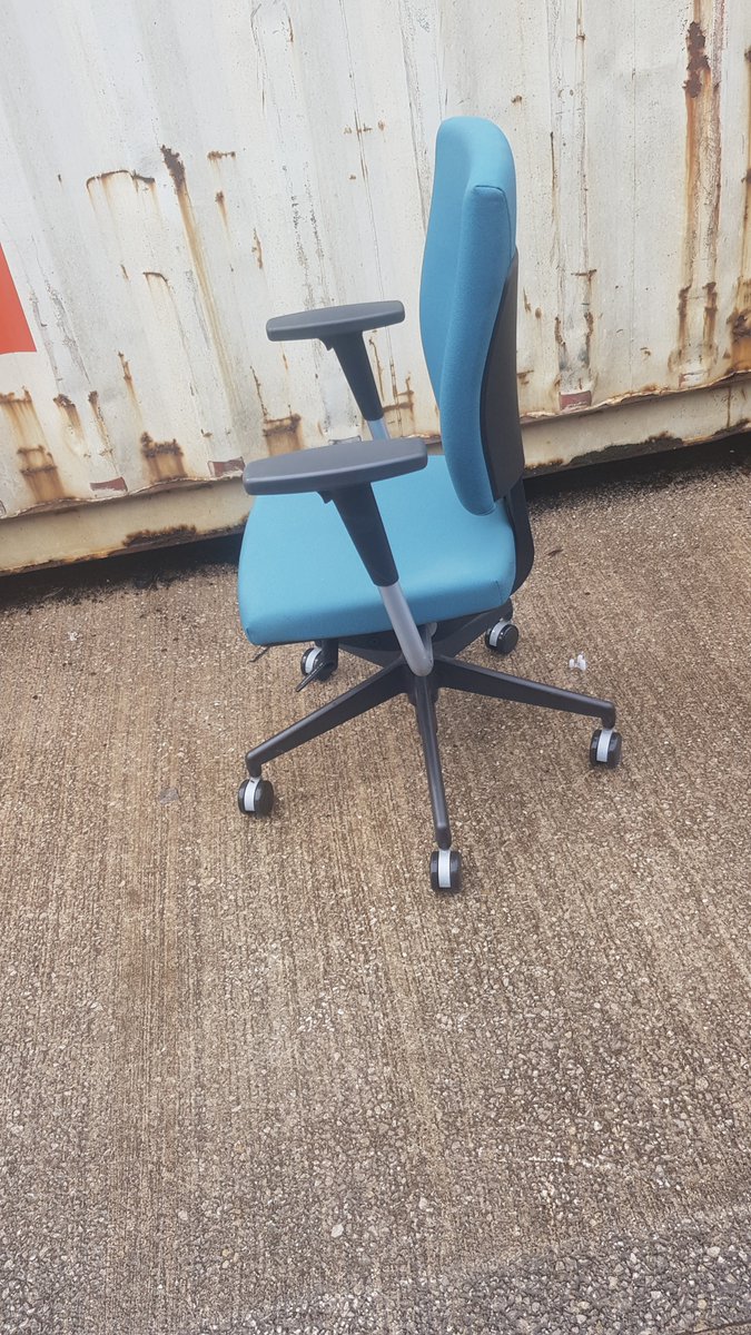 #Great #Used #office #chairs #desks #storage #available from @RandAOffice #interiordesign #manufacturer #madeinbritain #office #decor #officedecor #seating #chair #relax #breakroom #architecture #gresham @87Retweet