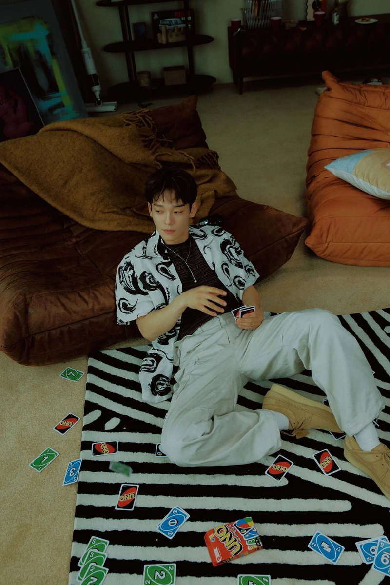 chennieverse's tweet photo. ITS ONLY GREEN AND BLUE UNO CARDS https://t.co/i3vdnK4yOJ