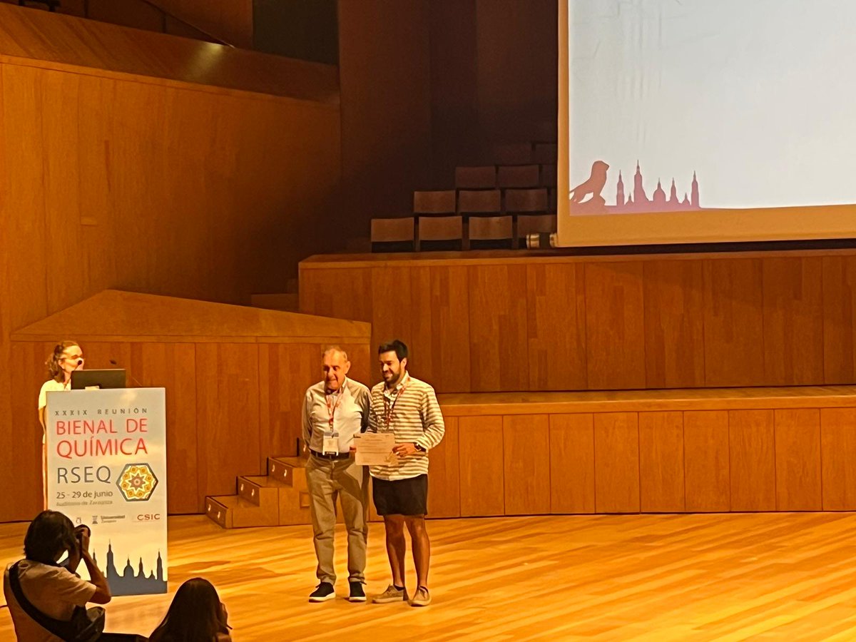 LionVillar's tweet photo. So happy for receiving the Best Poster Presentation Award at #BQZ2023 @RSEQUIMICA (Disruptive Advanced Materials Symposium)
Stimulating week at Zaragoza! https://t.co/m6HUSkz4Qv