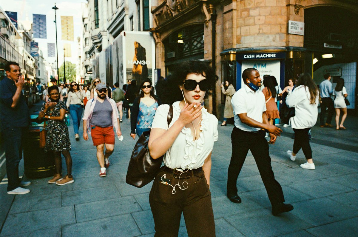 Leica_UK's tweet photo. Soaking up the candid chaos of Oxford Street in London this #LeicaFilmFriday with Hiroshi Tabata 🎞️ 

Camera: #LeicaM6 &amp; #LeicaMP
🔗 https://t.co/sWemQZAKD0 https://t.co/SXnddBLdHM