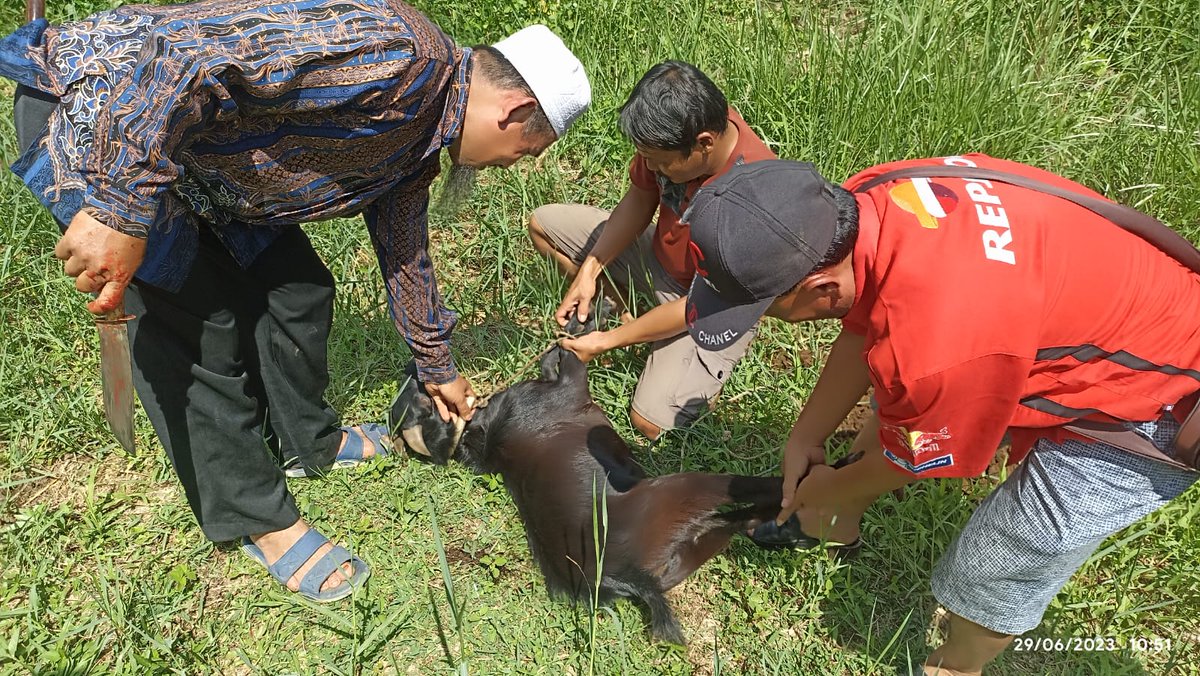 Jatah Solok - Selatan ( Sum Bar ) Alhamdulillah sudah tertunaikan . . . . Labbaikallahumma Labbaik #earthquake #مسلم_يقبل_الأيادي  
.
.
