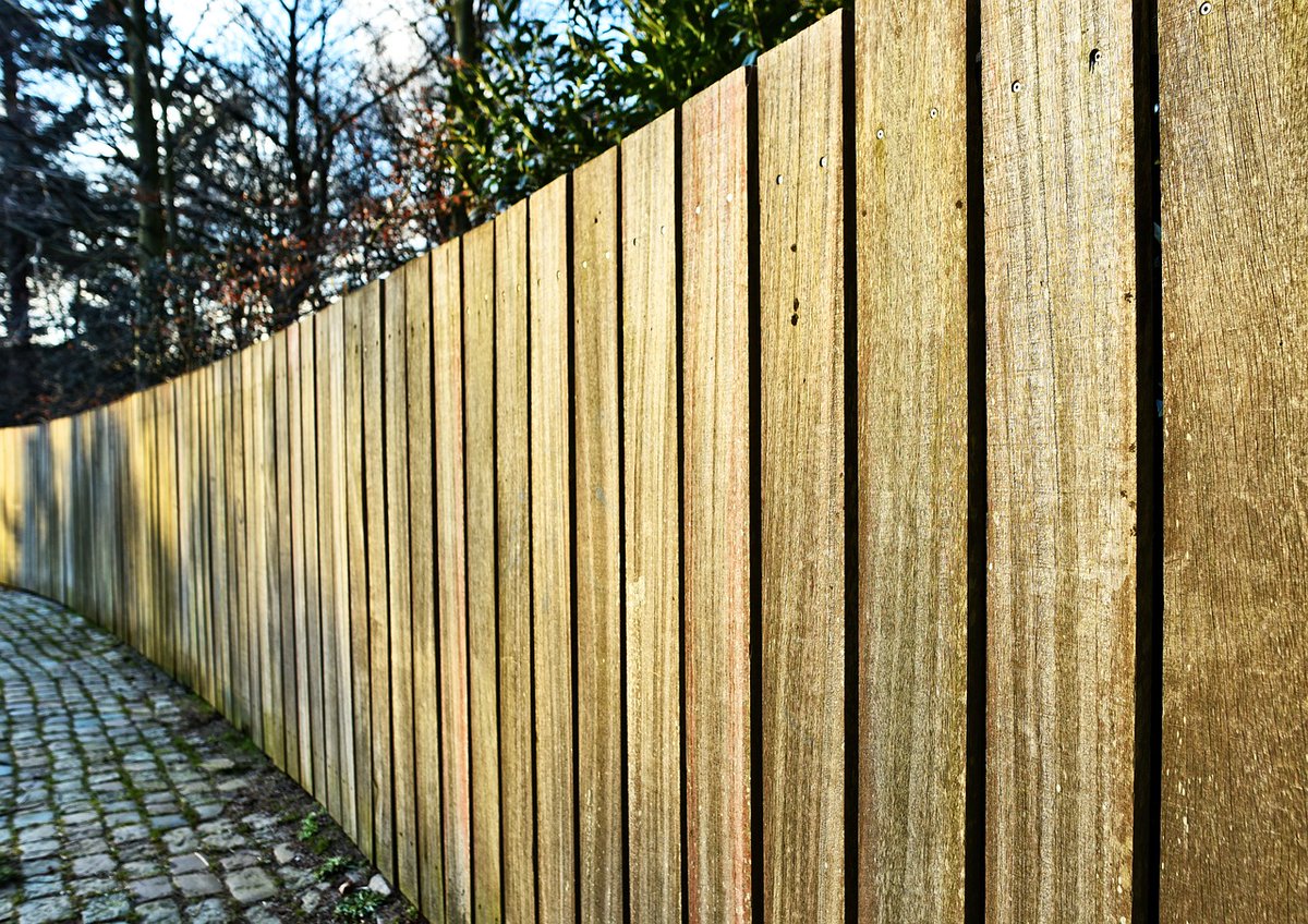 Are you looking for a way to improve the exterior of your home? Do you want to enhance your property’s privacy and security?  Call us today on 07864 641240 #greenestlandscaping #fencing #fence #fencingcontractor #tree #treesurgery #landscaping #gardendesign #surrey #property