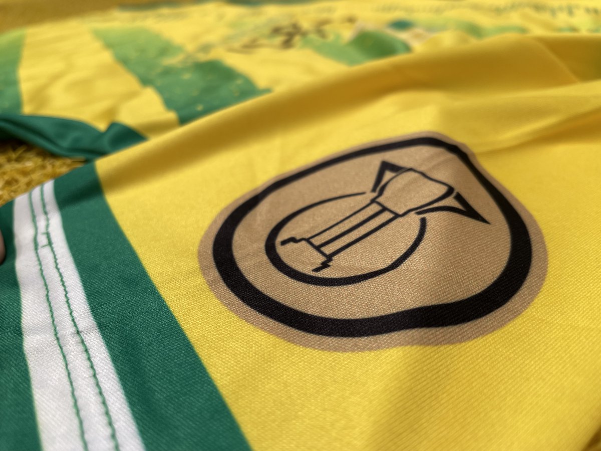 JaenFS's tweet photo. 🏆 Ya a la venta la camiseta conmemorativa de 𝐭𝐫𝐢𝐜𝐚𝐦𝐩𝐞𝐨𝐧𝐞𝐬 de Copa de España

👉 Abonados 25€ (presentando carnet y sin límite de compra)
👉 No abonados 30€

🗓️ Lunes a viernes
⏰ 9:00-14:00 a 17:00-20:30

🫶 𝐂𝐀𝐌𝐈𝐒𝐄𝐓𝐎́𝐍

#SomosJaén💛 https://t.co/g2iTJCeLf7