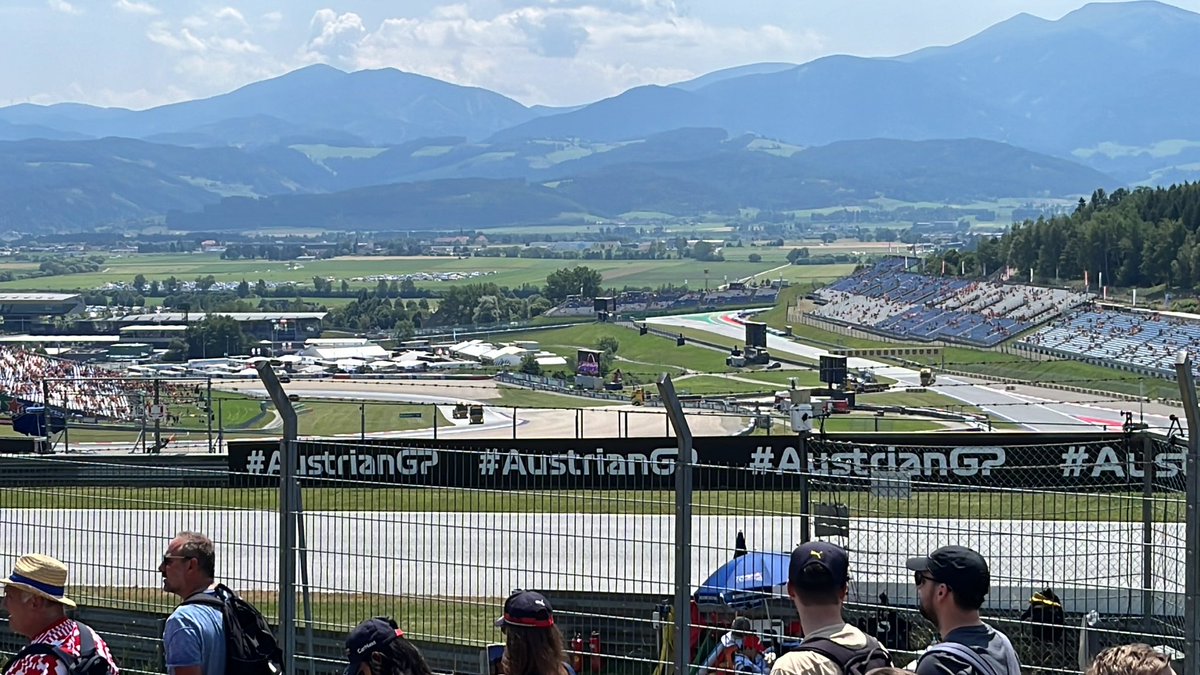 m_checa's tweet photo. @alo_oficial @AstonMartinF1 @mnicolao11 @CosmeGlez Calentando motores para ver la victoria 33 de @alo_oficial en el #AustrianGP https://t.co/1gkihlYtP4