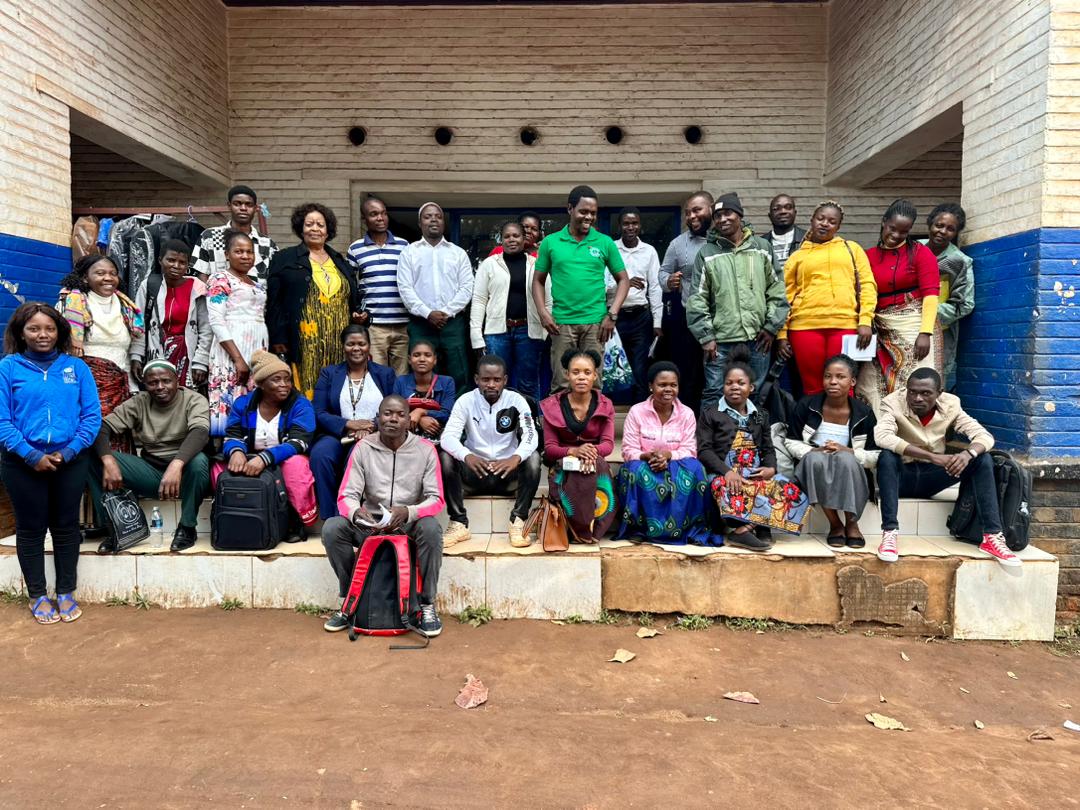JulievanDassen's tweet image. Advancing our peacebuilding programming in Mulanje, @undpmalawi is training youth from 4 TAs and PAC regional body to be youth conflict monitors to assist the Mulanje DPC in collecting data for early warning early response.