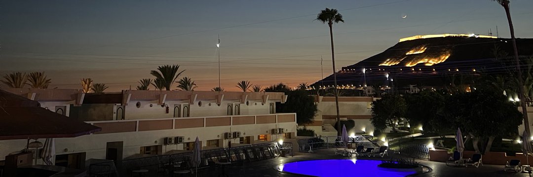 "Look upon the sky, do you find a fault?  Look again, and again until your eyes fall back in disappointment, but you won't find any fault in My creation".✨️
- Surah Al-Mulk.✨️🥀