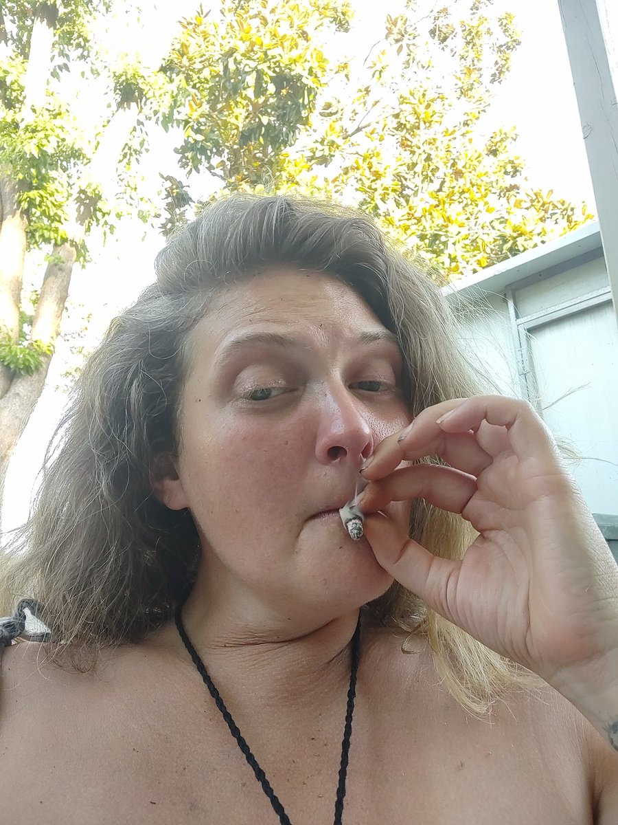 LilSticky.eth - QueenofNeos.eth tweet media