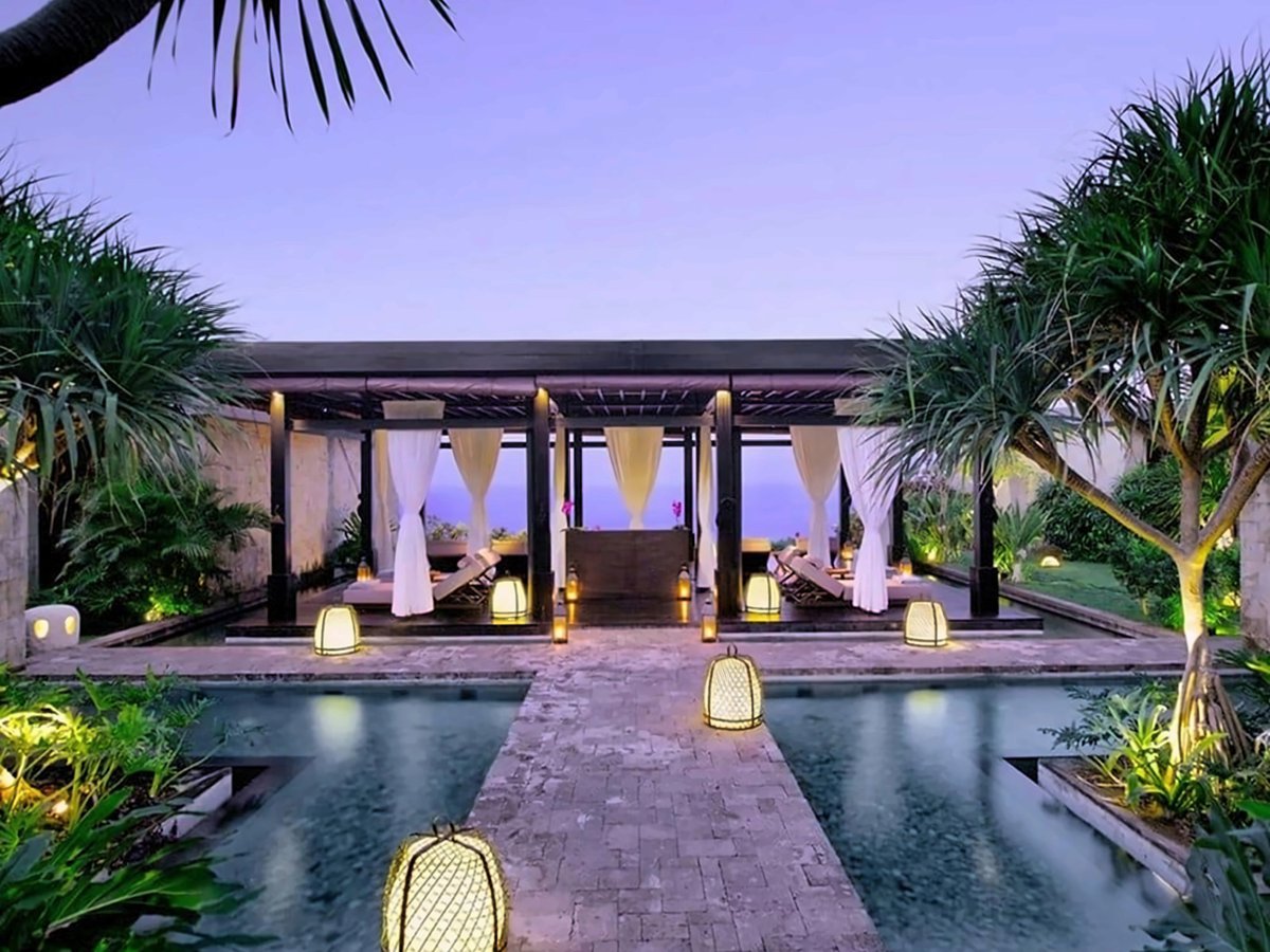 Bulgari Spa Bali
Luxury therapies in a paradisiacal setting.
This magnificent spa offers luxurious therapies that include deep massage with exotic oils and herbs, providing total relaxation and a calming and anti-stress effect!
choosethemoon.com/en/spas/bulgar…