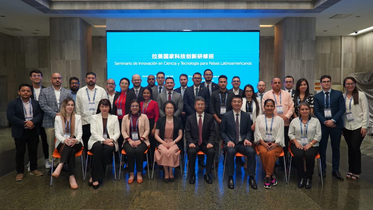 #29Jun | 🇻🇪🇨🇳 Estamos participando en el Seminario de Innovación en Ciencia y Tecnología de Shanghái, organizado por la Academia para Funcionarios Internacionales de Negocios del Ministerio de Comercio de la República Popular China.

Conoce más aquí ➡️ tinyurl.com/3jxv68wj