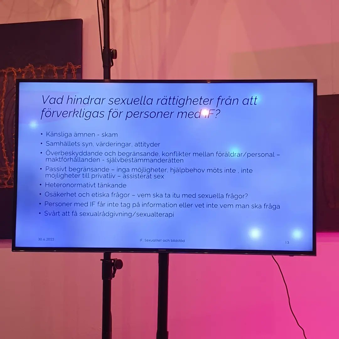 Så vad hindrar sexuella rättigheter från att förverkligas för personer med intellektuell funktionsnedsättning ? Här ett utdrag 👇

#HelsinkiPride #SvenskaHörnan #IntellektuellFunktionsnedsättning #funktionsrätt