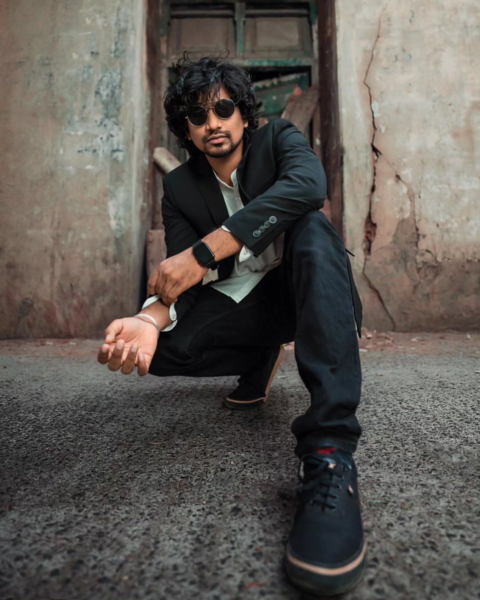 Suits;)
.
#vaibhavmurugesan