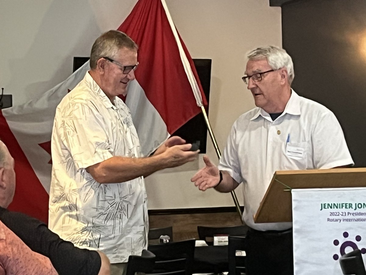 ParkRotary's tweet photo. Lyle Johnson gets a Paul Harris award (his 4th) for donating $1,000 to Rotary. https://t.co/9lc5k1tQa5